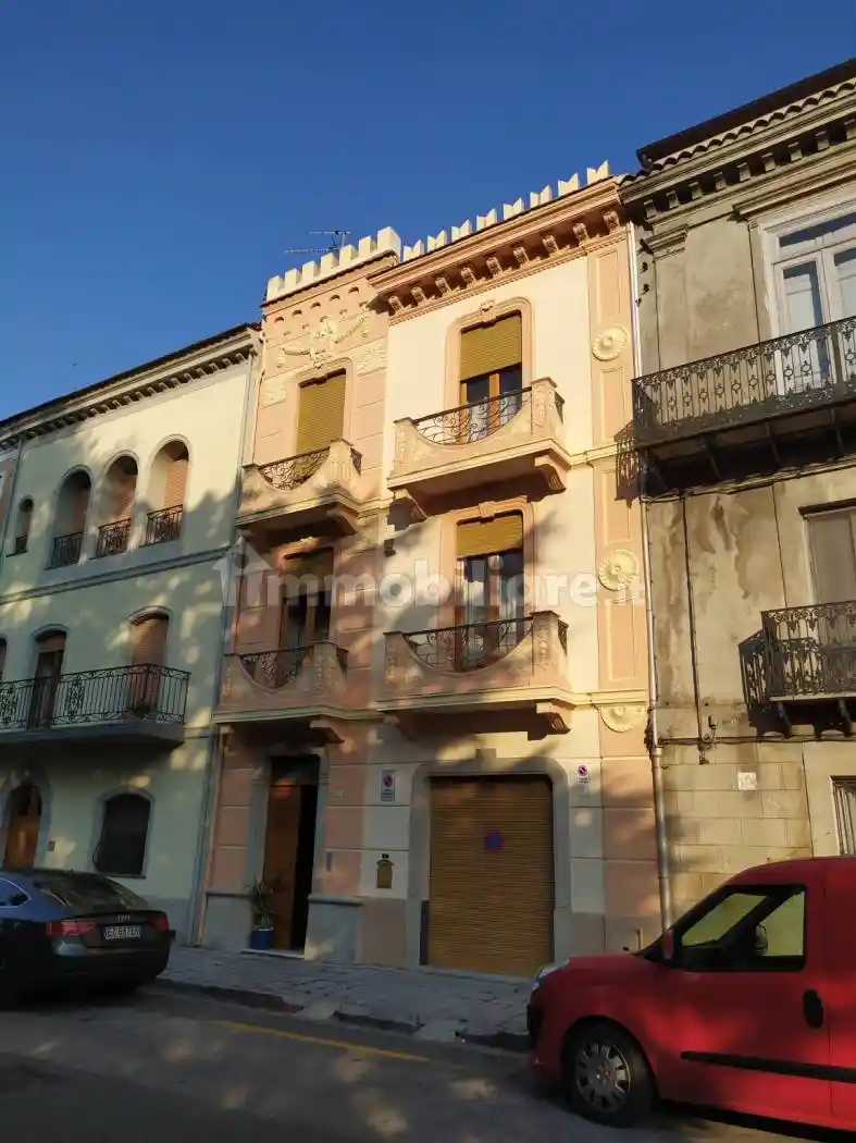 Palazzo - Edificio in vendita a Trecchina