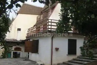 Villa unifamiliare Casale d'Abruzzo 17, Casale D'abruzzo, Montereale - foto 2