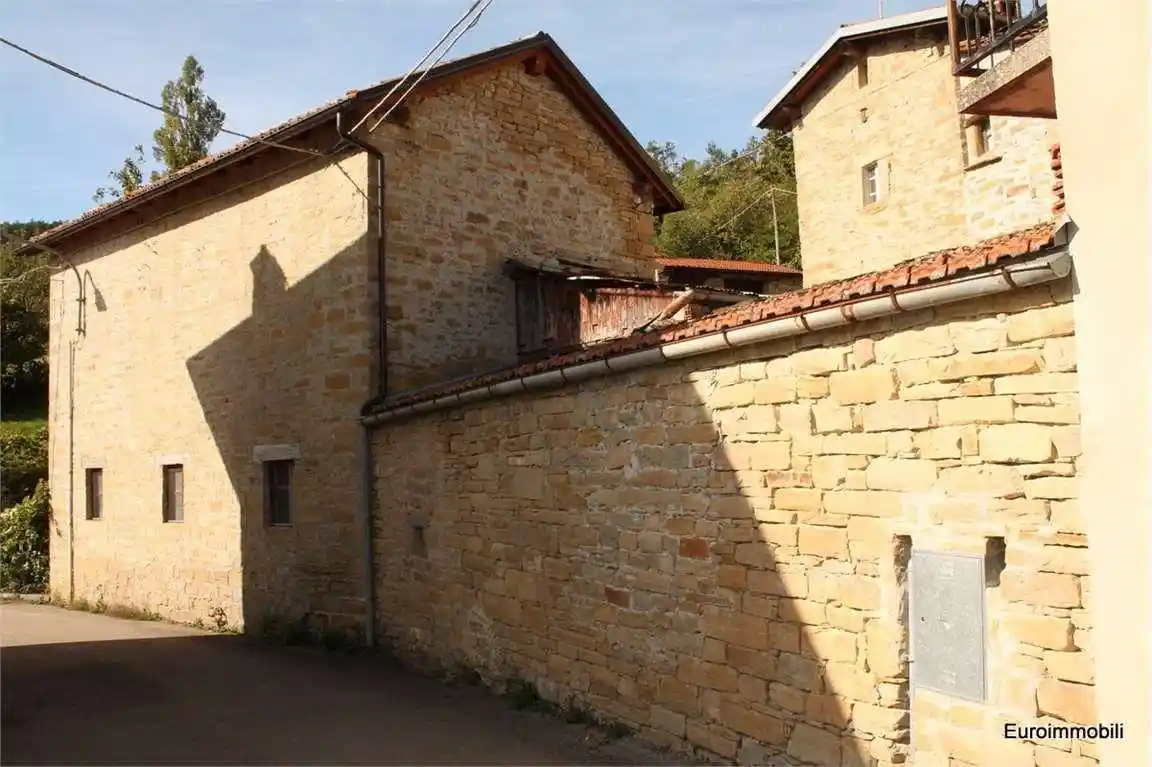 Casa indipendente in vendita a Neviano degli Arduini