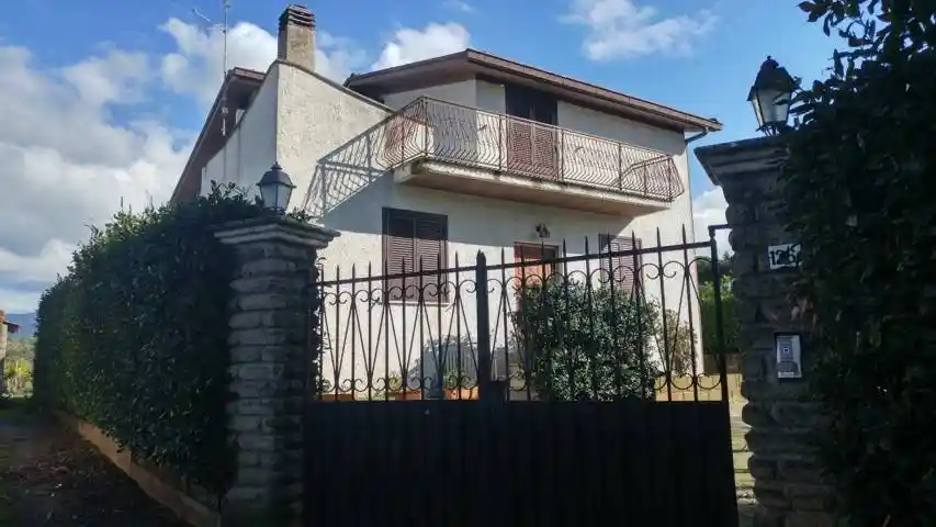 Villa in vendita a Zagarolo