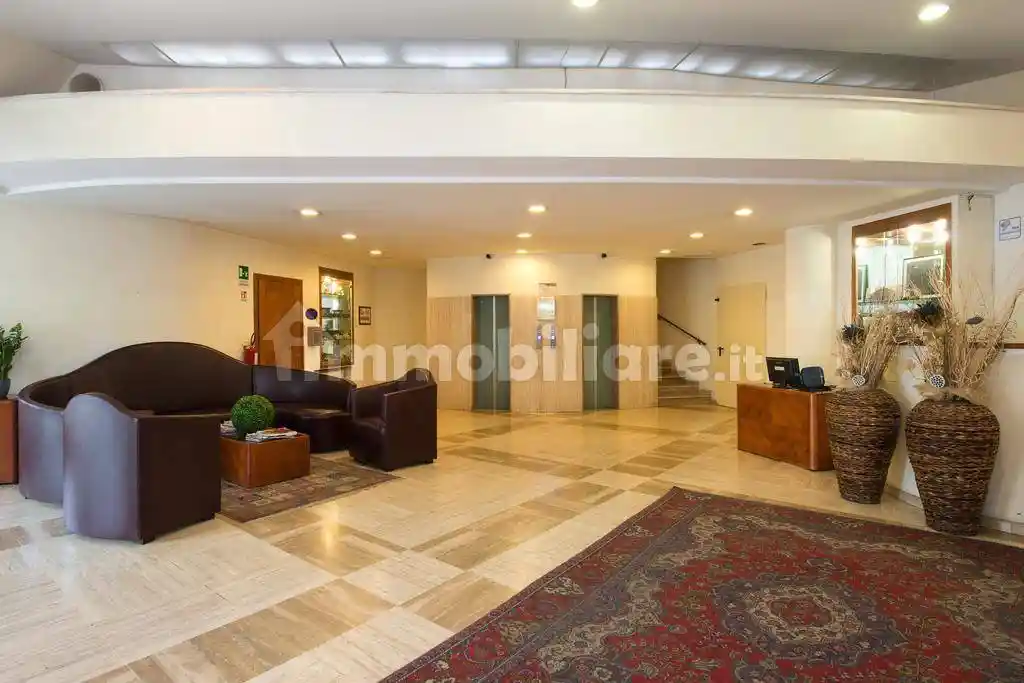 Palazzo - Edificio in vendita a Padova