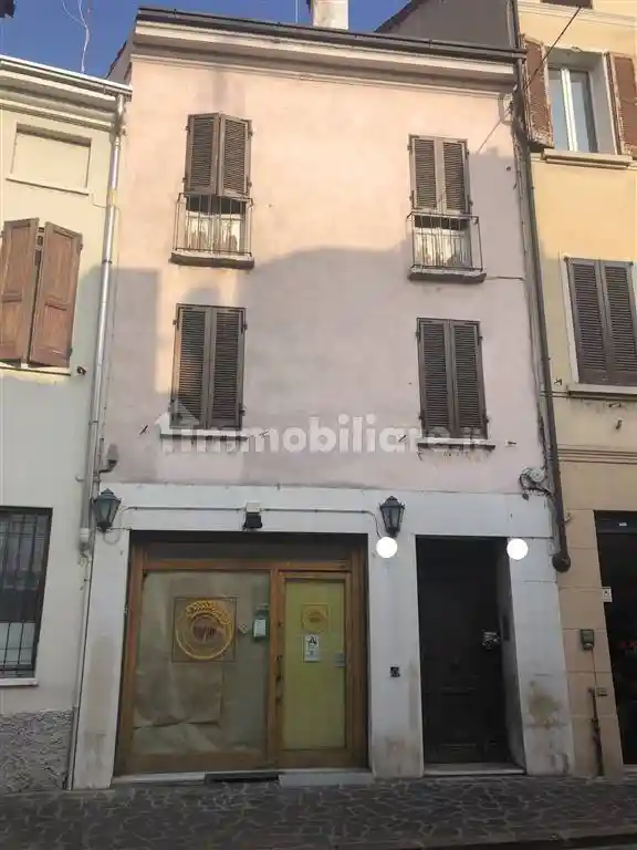 Palazzo - Edificio in vendita a Mantova