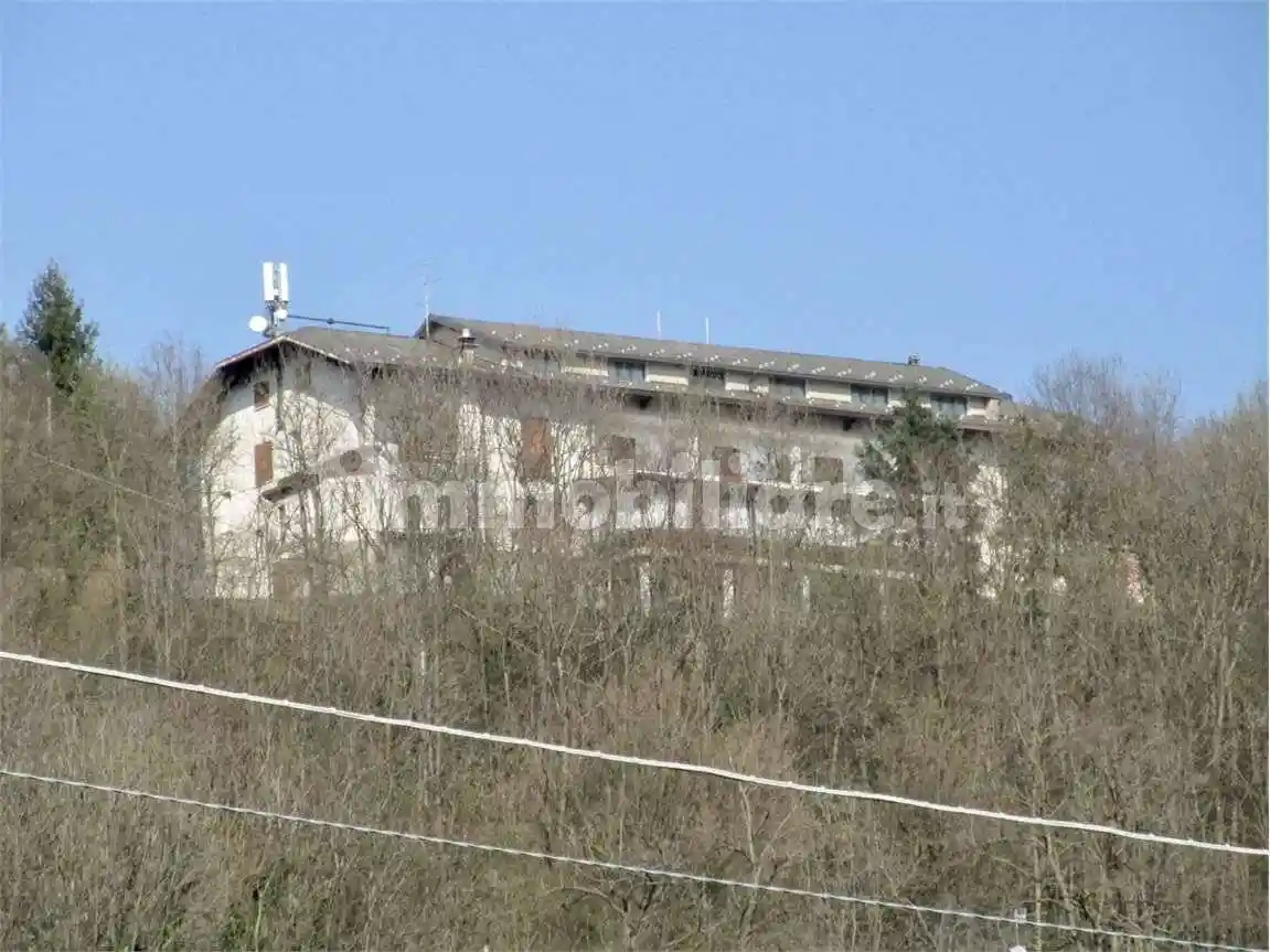 Palazzo - Edificio in vendita a Berbenno