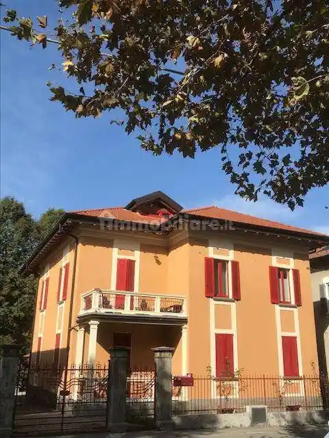 Appartamento in vendita a Laveno-Mombello