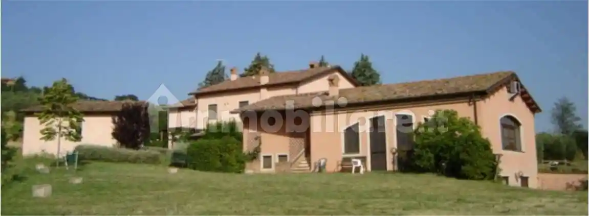 Rustico - Casale in vendita a Città della Pieve