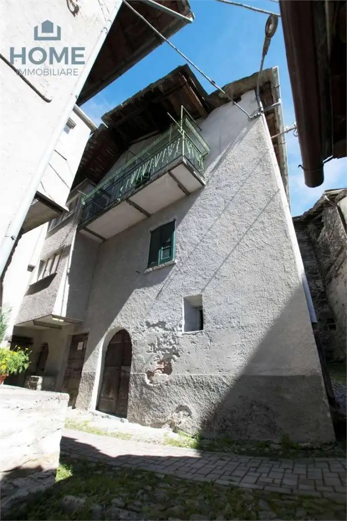 Casa indipendente in vendita a Villa di Chiavenna