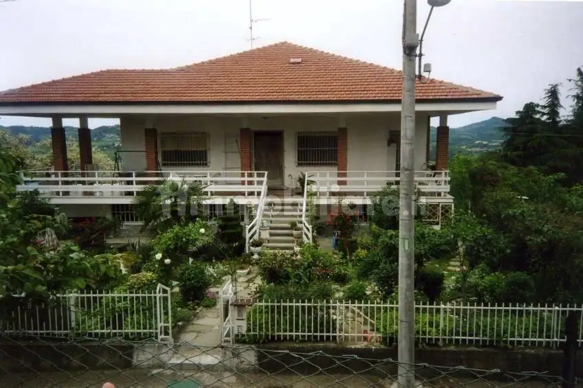 Villa in vendita a Villadeati