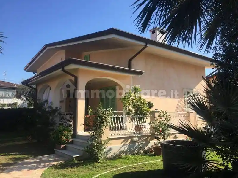 Villa in affitto a Forte dei Marmi