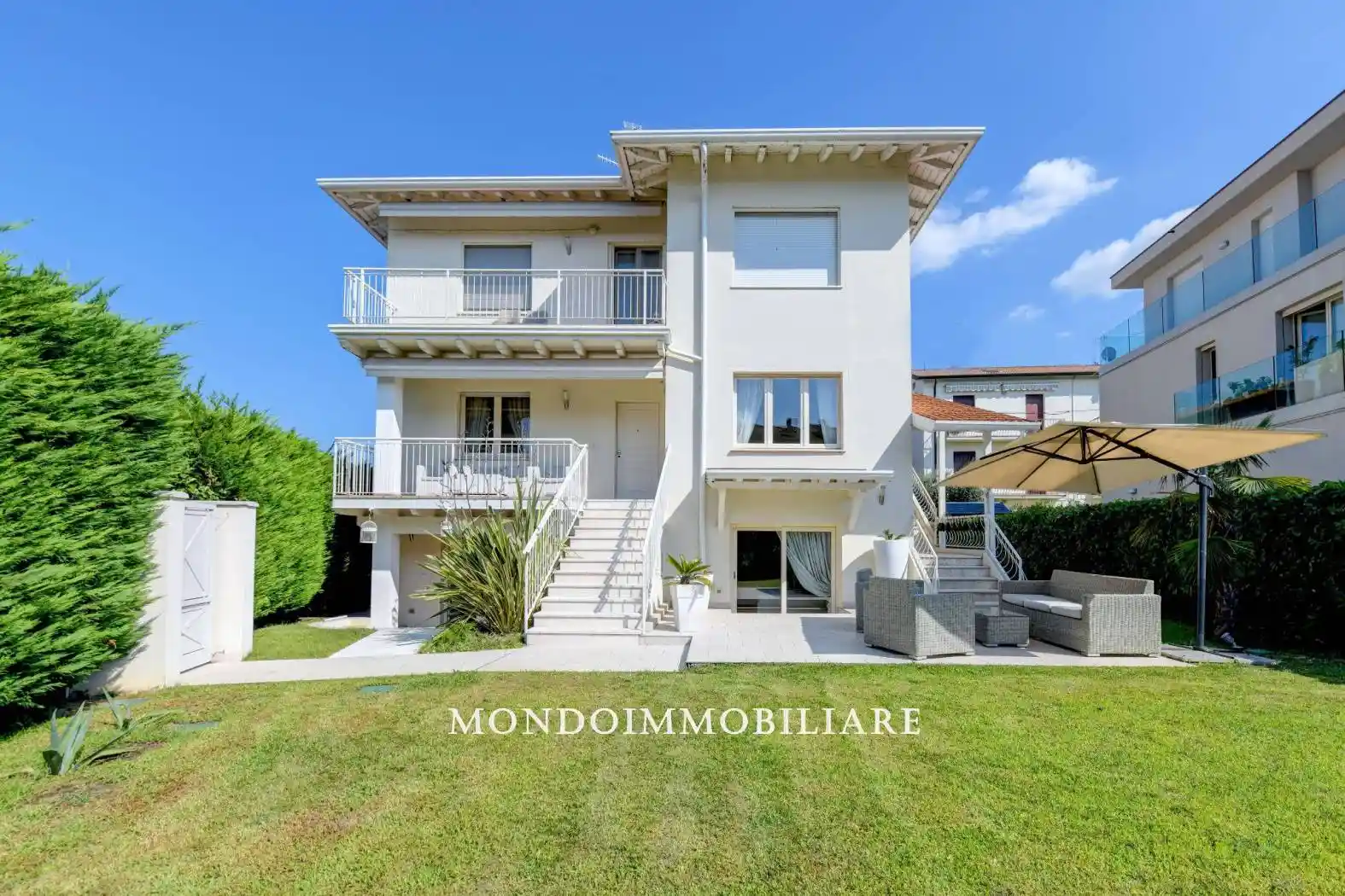 Villa in vendita a Desenzano del Garda