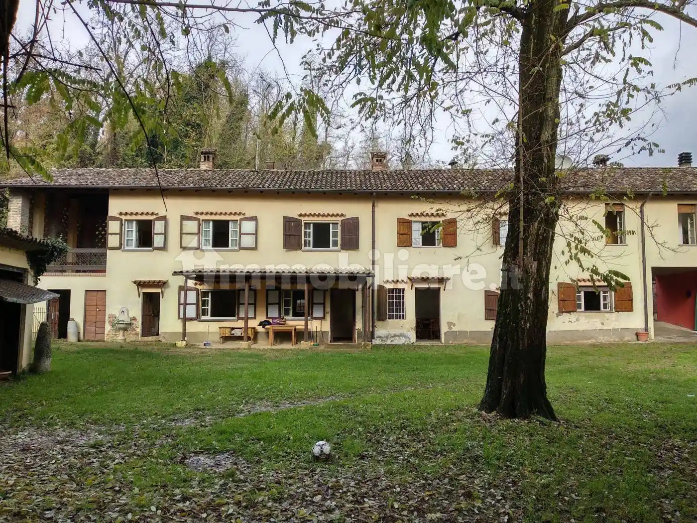 Rustico - Casale in vendita a Borgonovo Val Tidone