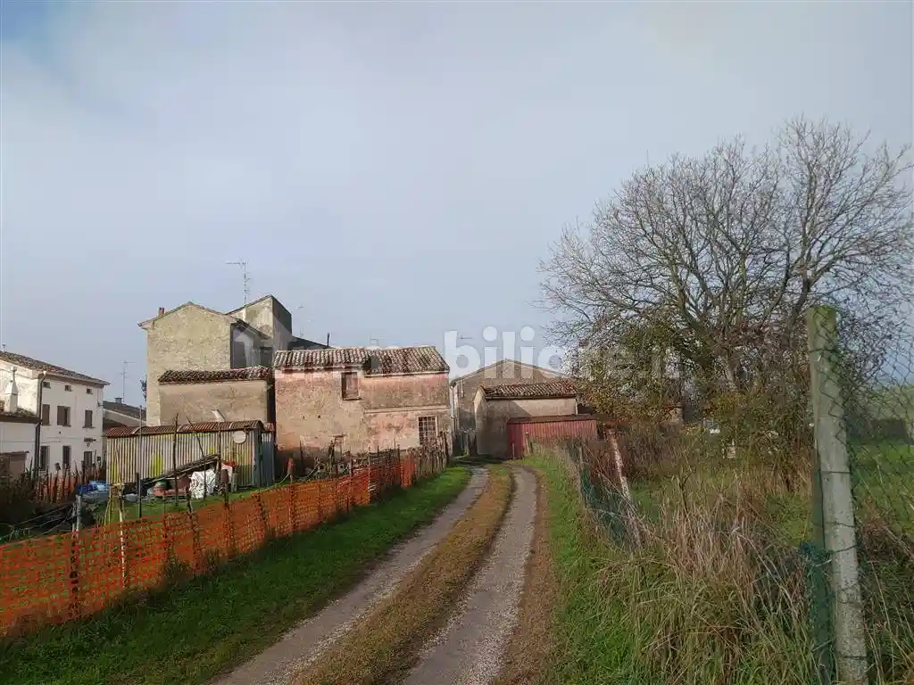 Rustico - Casale in vendita a San Benedetto Po
