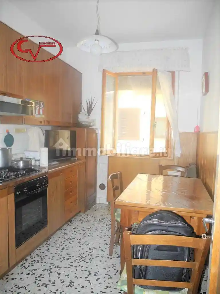 Palazzo - Edificio in vendita a Montevarchi