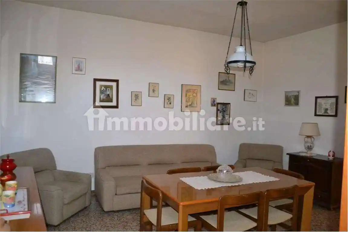 Appartamento in vendita a Lucignano