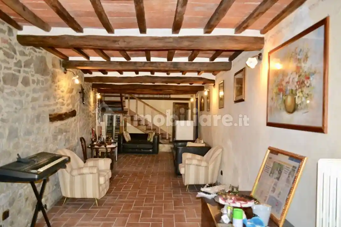 Casa indipendente in vendita a Cortona