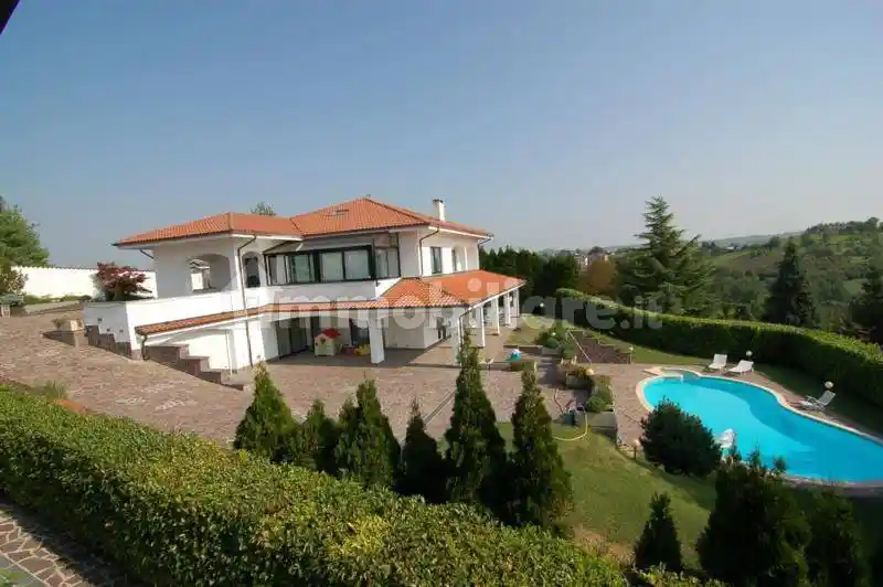 Villa in vendita a Asti