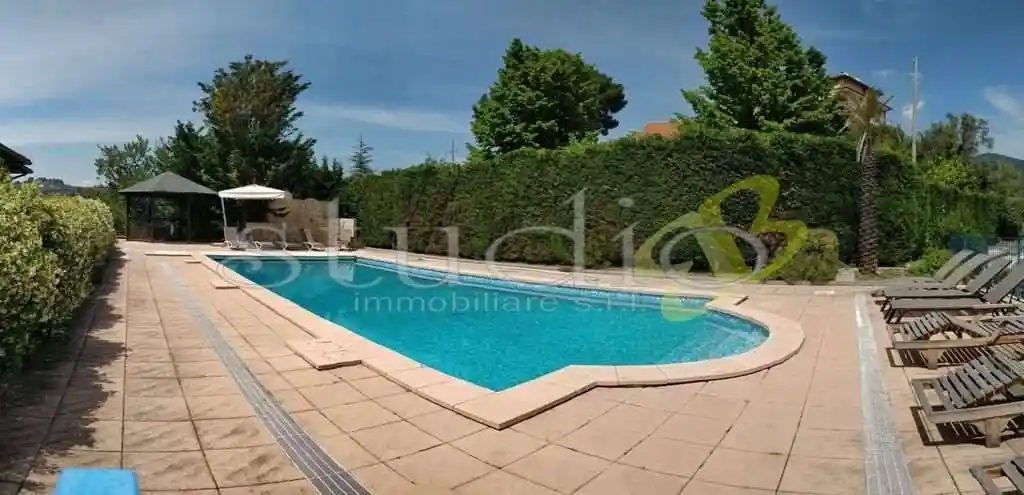 Villa in vendita a Bordighera