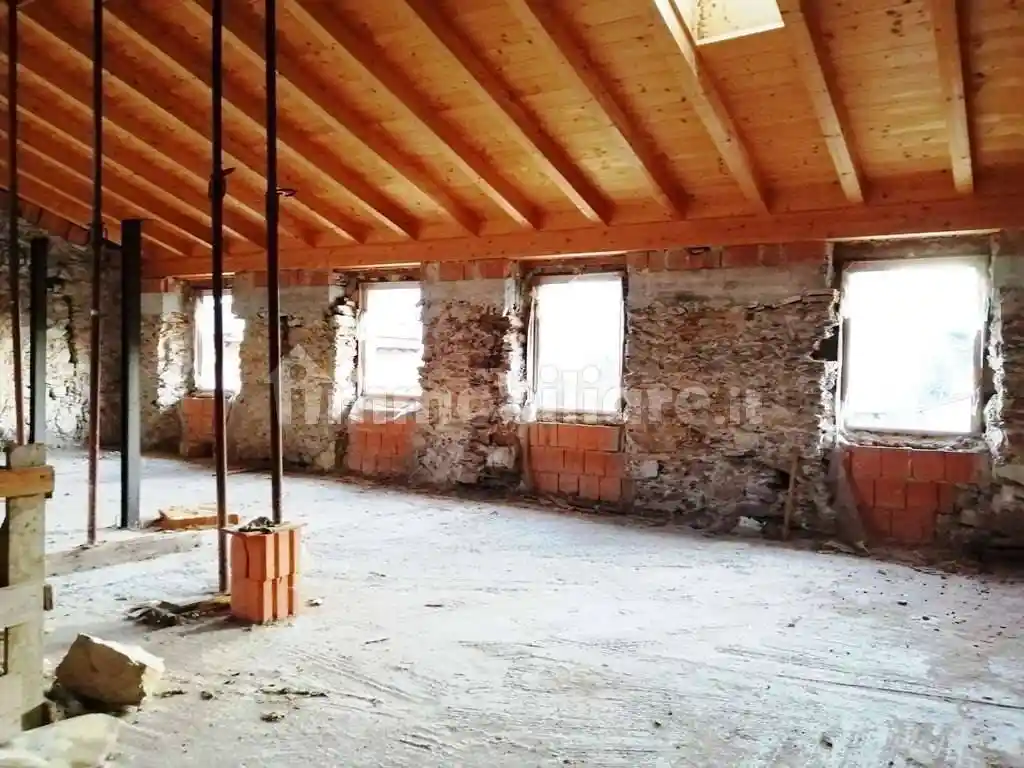 Casa indipendente in vendita a Isera