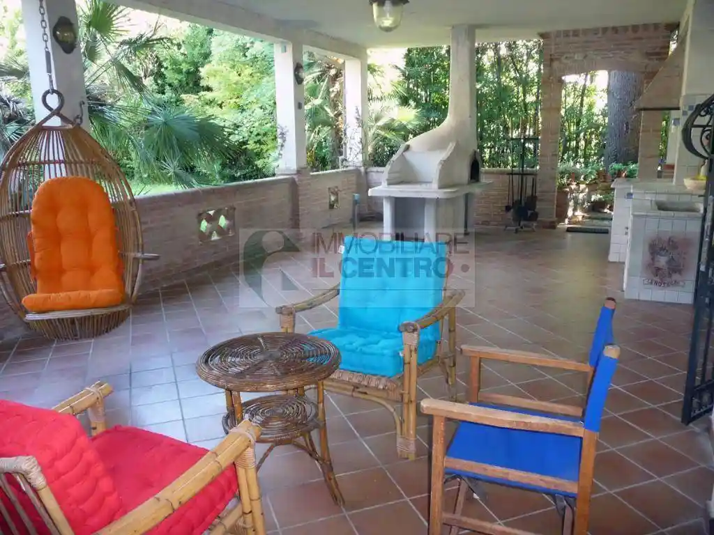 Casa indipendente in vendita a Sarzana