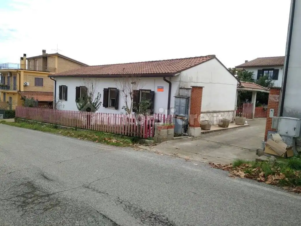 Casa indipendente in vendita a Pofi