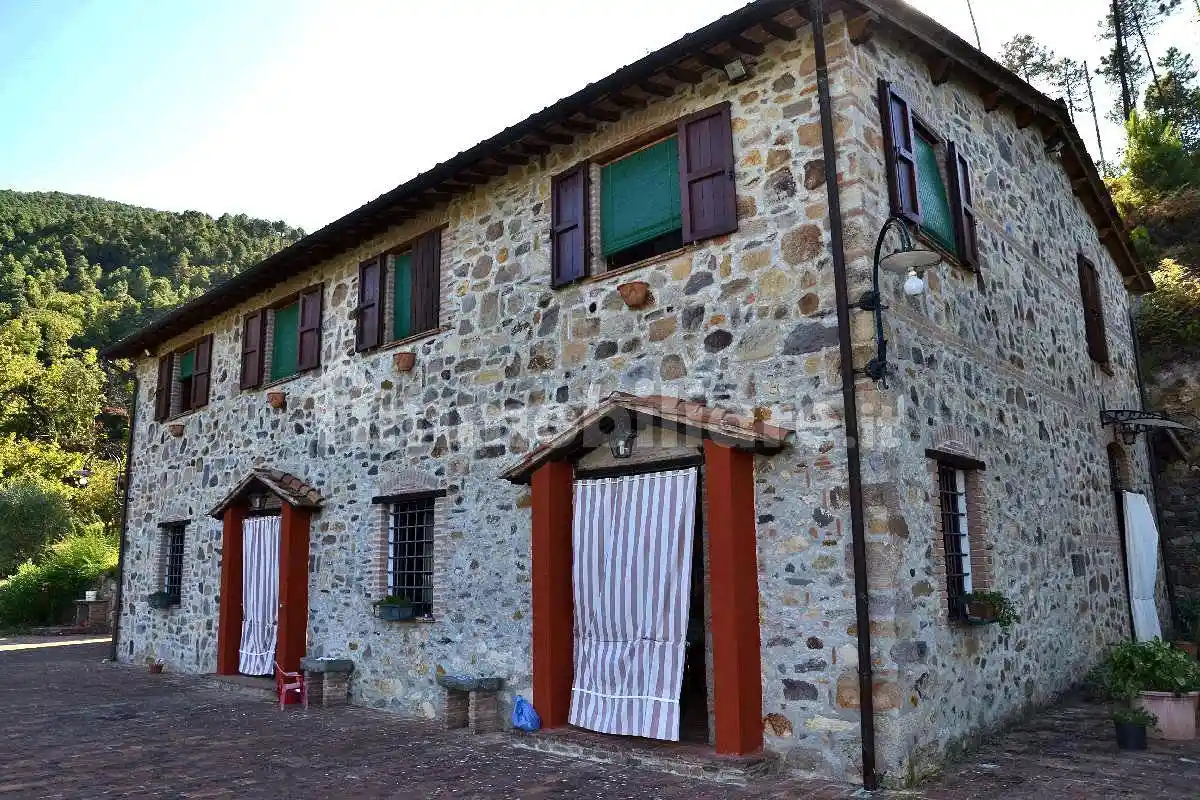 Rustico - Casale in vendita a Capannori