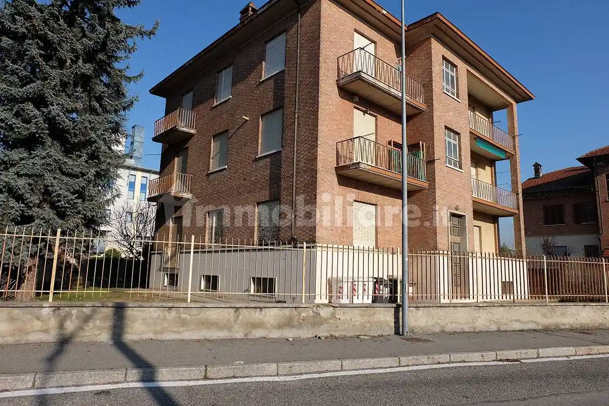 Palazzo - Edificio in vendita a Collegno