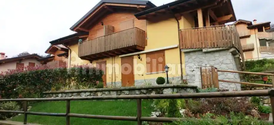 Appartamento in vendita a Serina