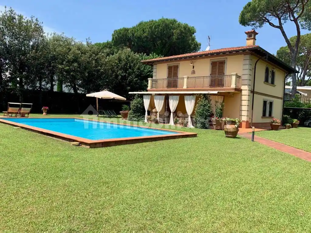 Villa in affitto a Forte dei Marmi