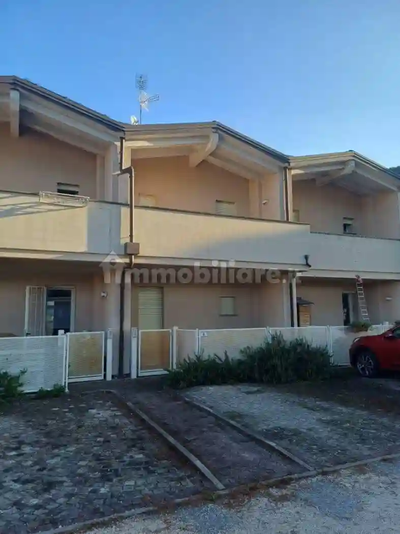 Villetta a schiera - foto 2