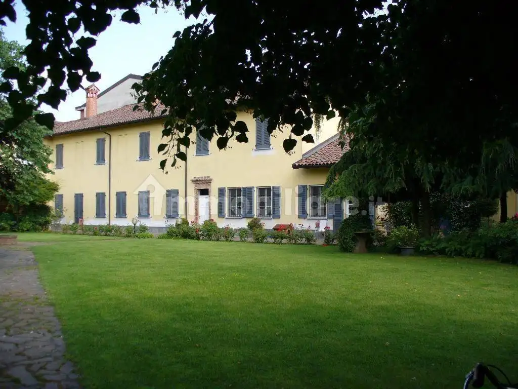 Palazzo - Edificio in Vendita