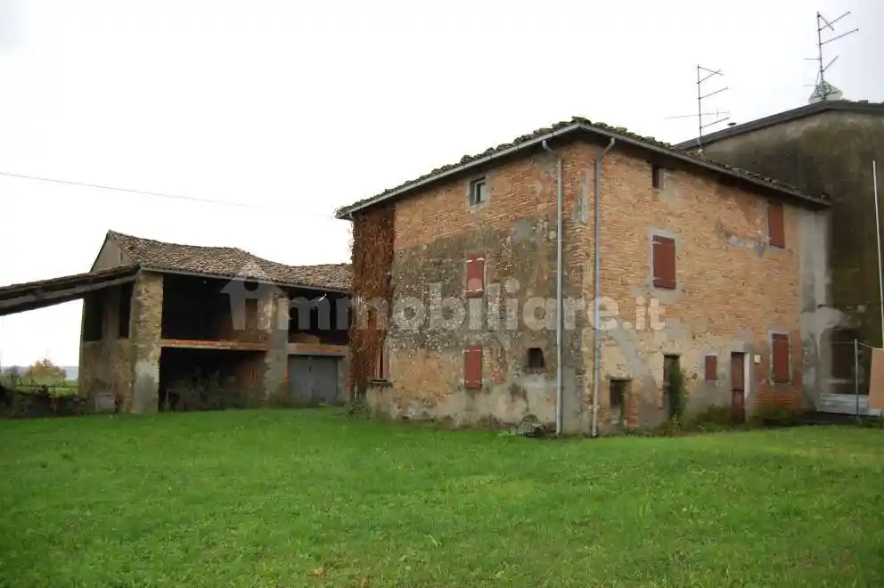 Rustico - Casale in vendita a Medesano