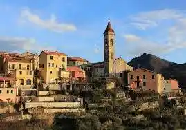 Casa indipendente in vendita a Castiglione Chiavarese