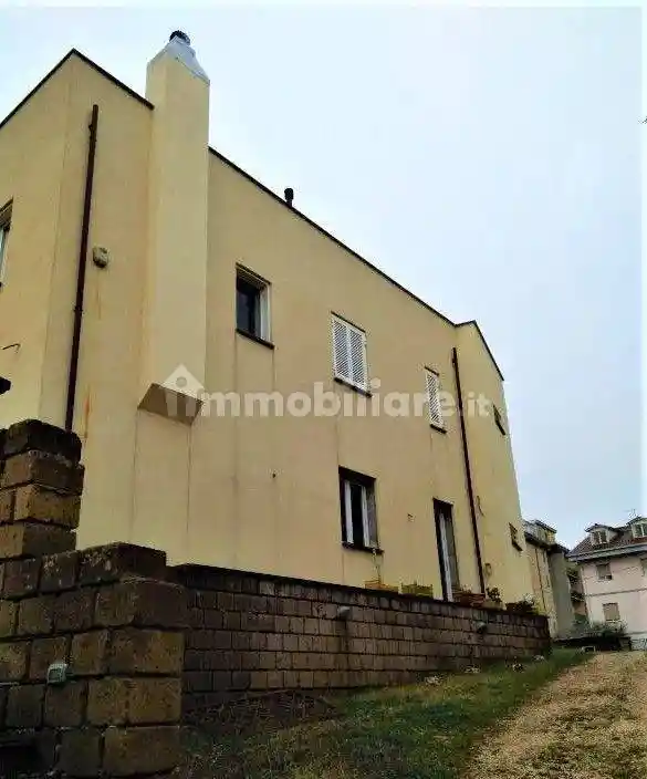 Villa in vendita a Ronciglione