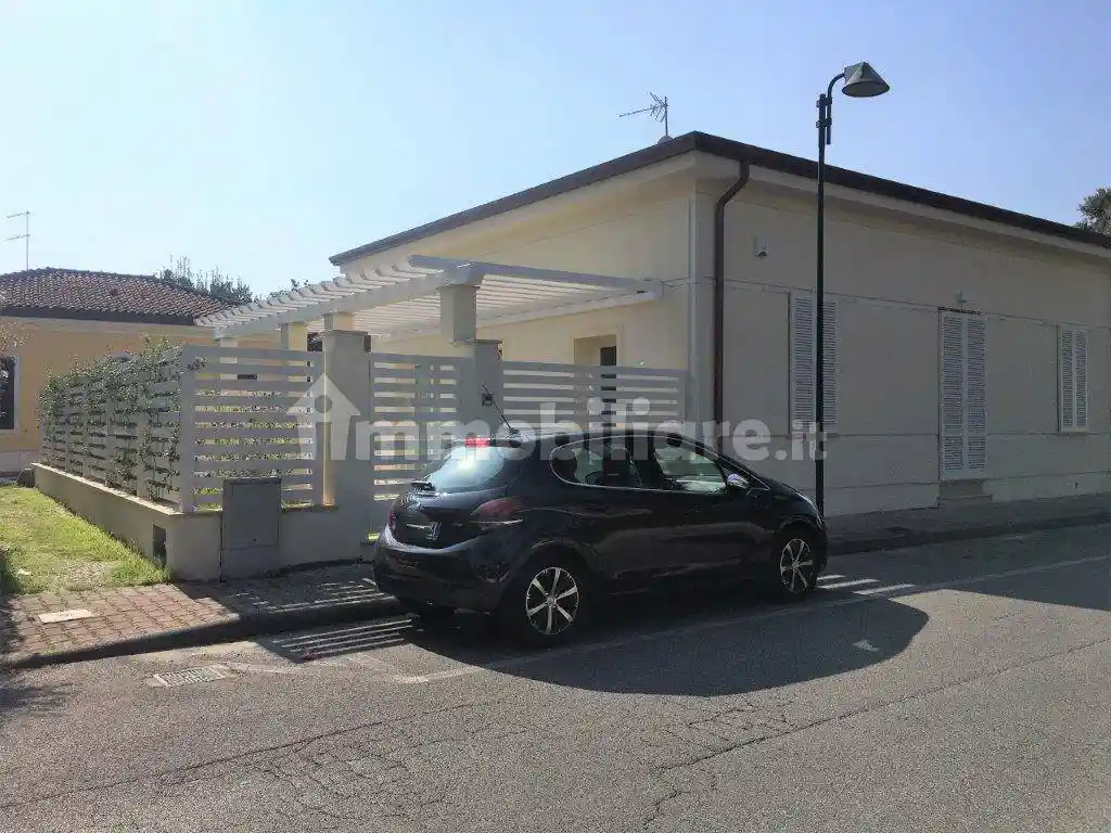 Villa in affitto a Forte dei Marmi