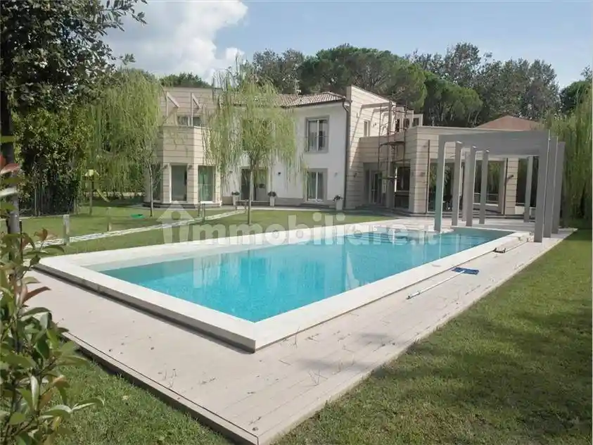 Villa in vendita a Forte dei Marmi