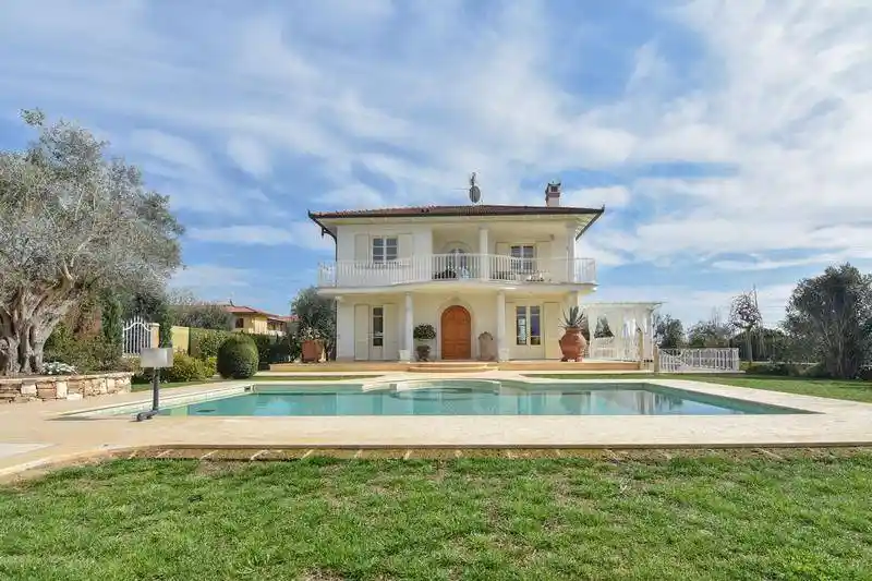 Villa in affitto a Pietrasanta