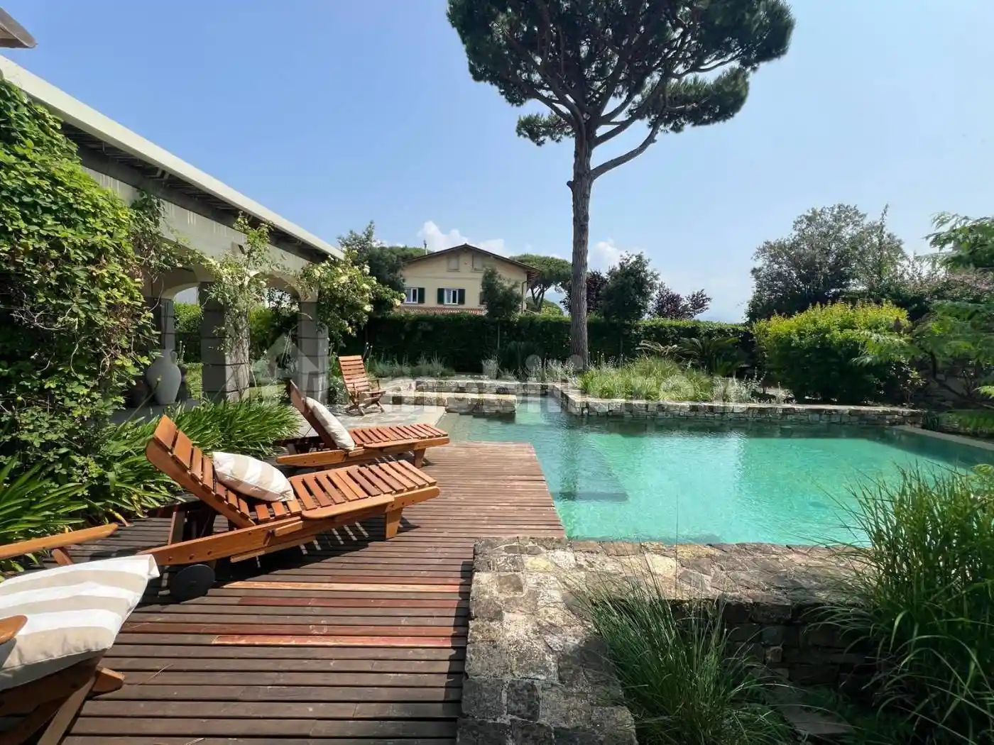 Villa in affitto a Montignoso