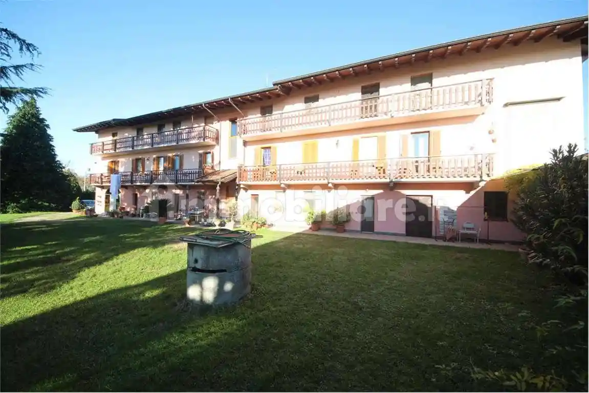 Rustico - Casale in vendita a Oleggio