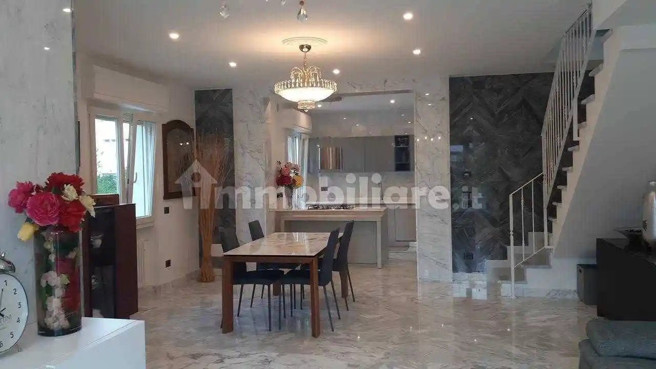 Casa indipendente in vendita a Camaiore