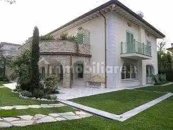 Villa in affitto a Forte dei Marmi