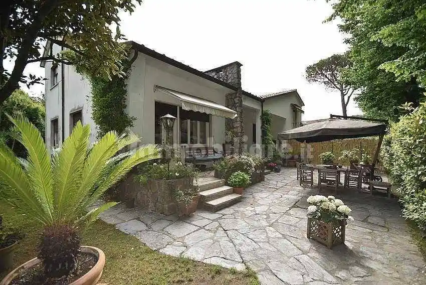 Villa in vendita a Forte dei Marmi