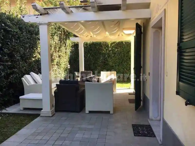 Villa in vendita a Forte dei Marmi