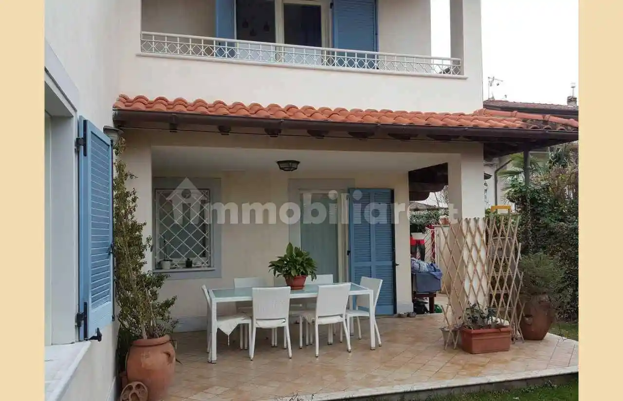 Casa indipendente in vendita a Forte dei Marmi
