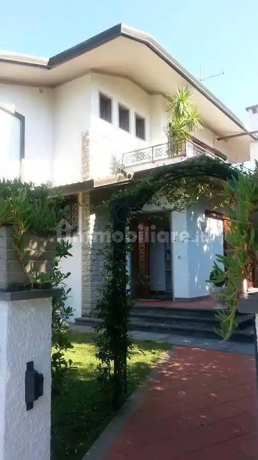 Casa indipendente in vendita a Forte dei Marmi