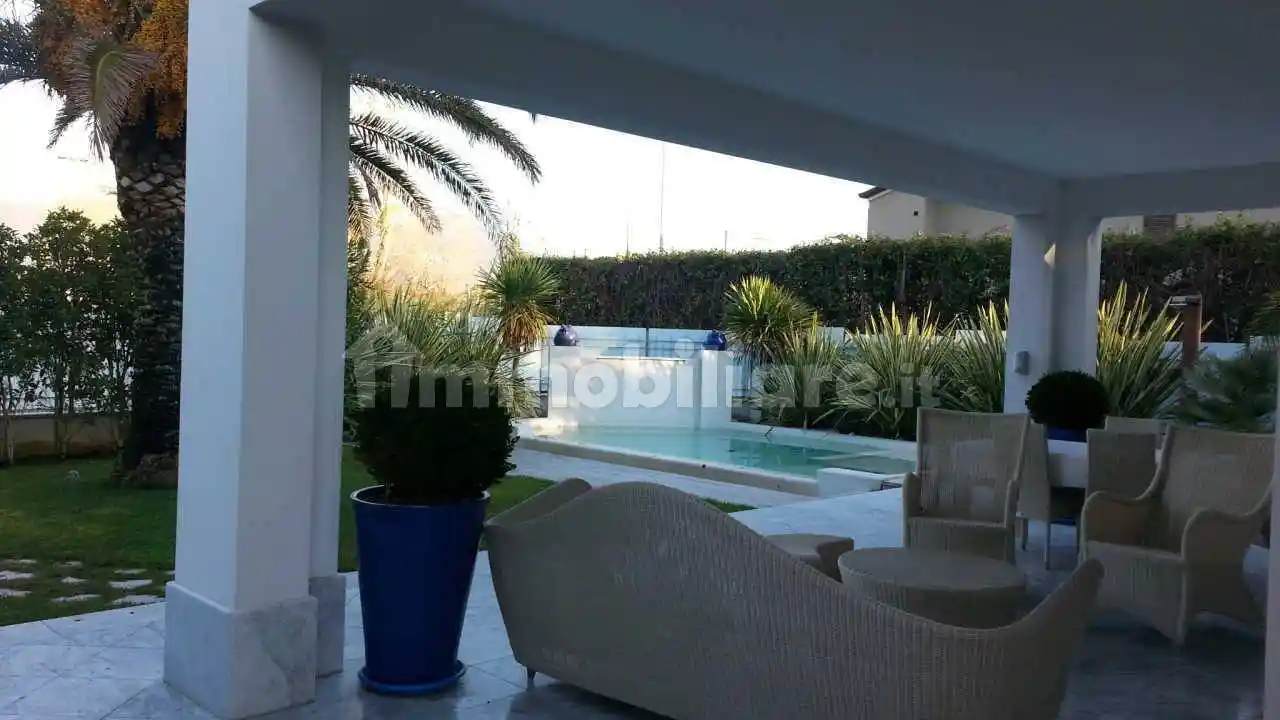 Villa in vendita a Forte dei Marmi