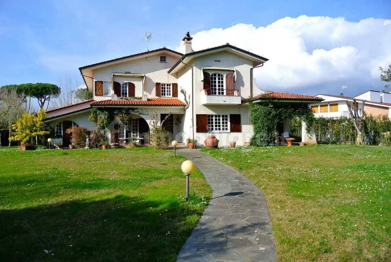Villa in vendita a Forte dei Marmi