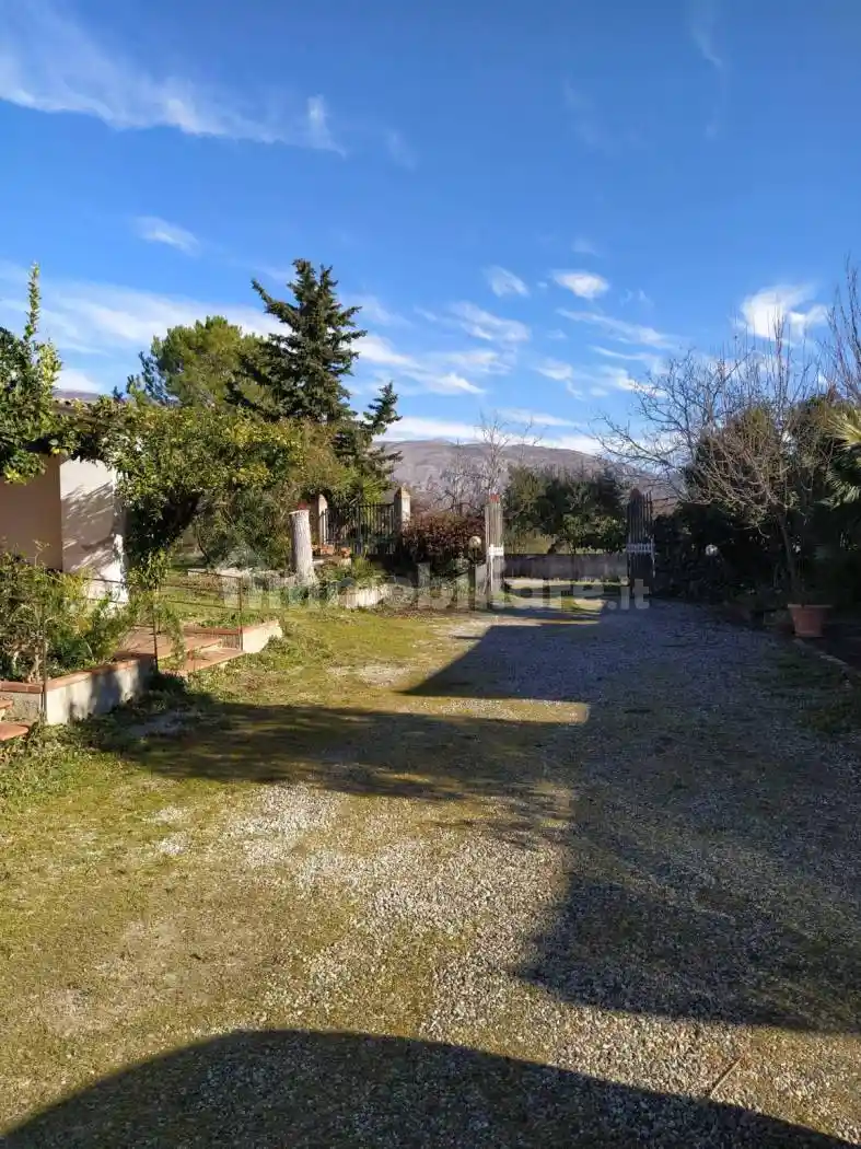 Villa bifamiliare via San Lorenzo Bellizzi 10F, Castrovillari - foto 3