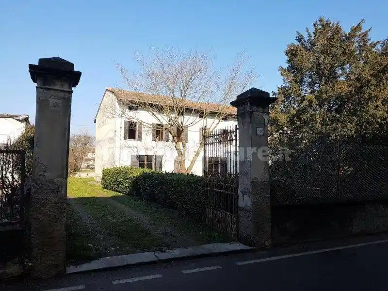 Palazzo - Edificio in vendita a Lodi