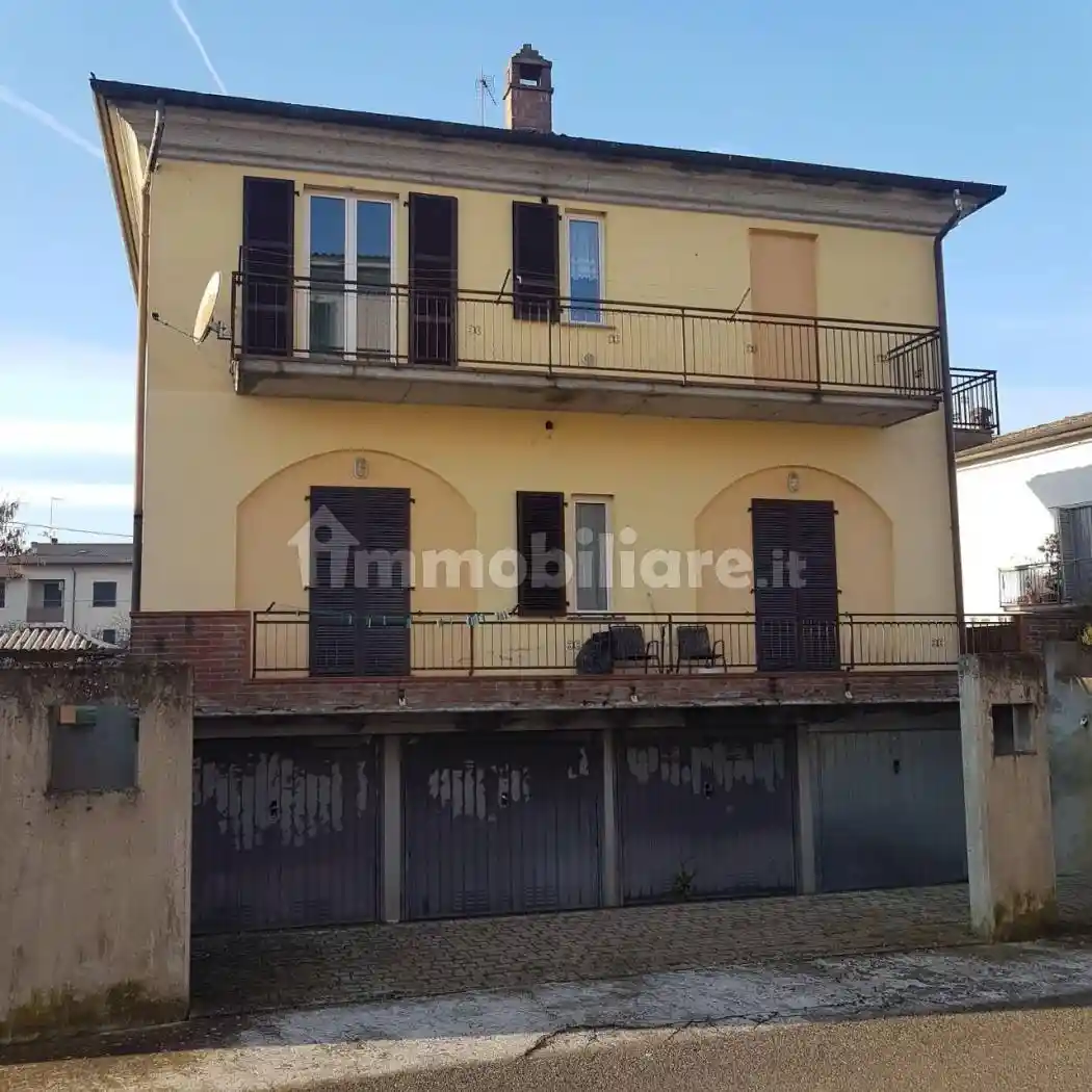 Villa in vendita a Cadeo