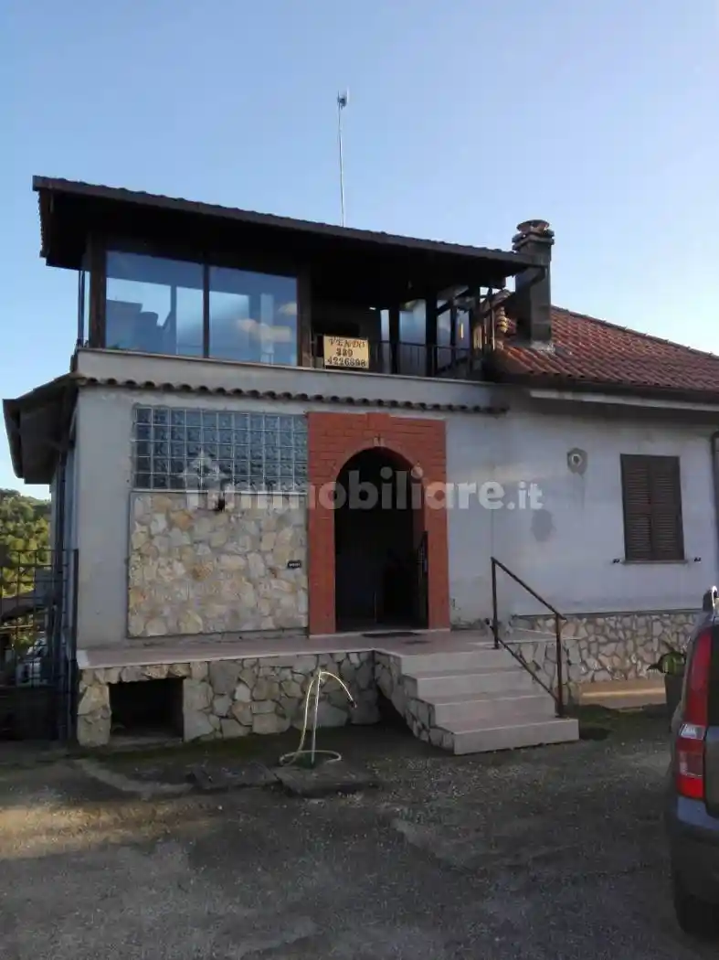 Villa in vendita a San Gregorio da Sassola