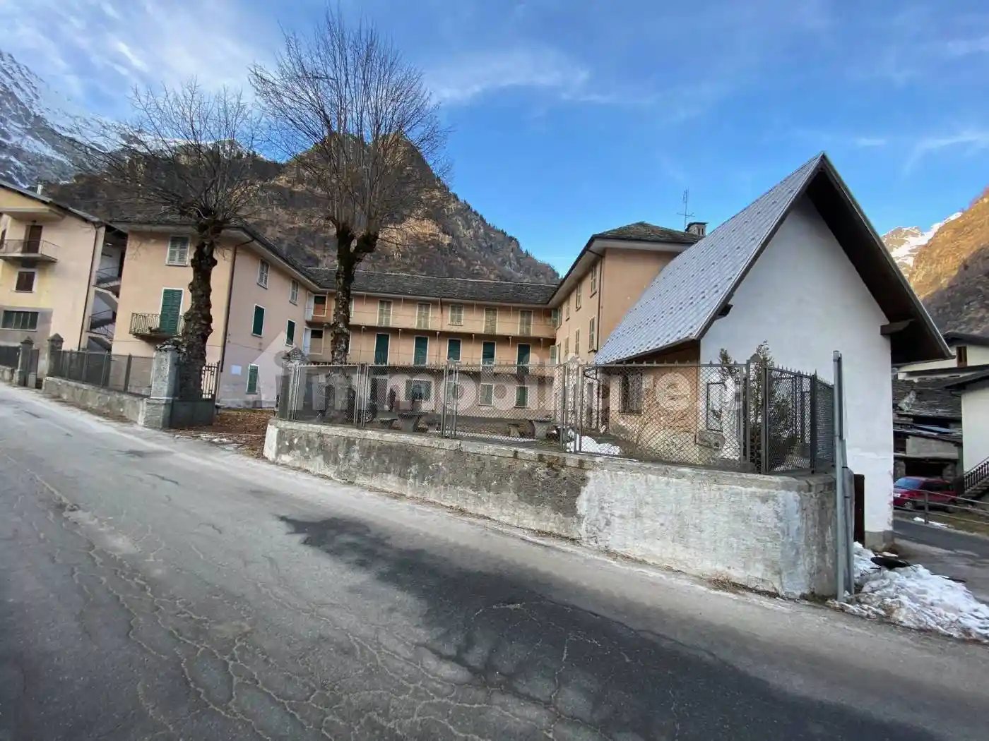 Palazzo - Edificio in vendita a Verbania